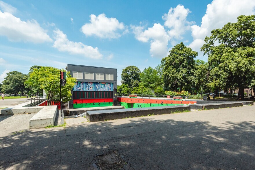 More Photos Of 561 Gates Ave, Brooklyn Apartments For Sale