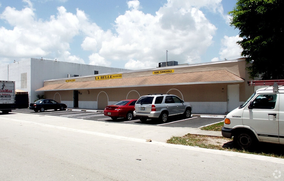 More Photos Of 3811 NW 49th St, Tamarac Light Distribution For Sale