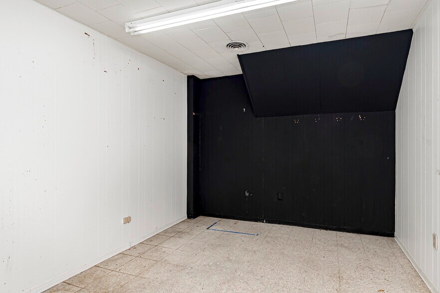 More Photos Of 9170 S Choctaw Dr, Baton Rouge Warehouse For Lease