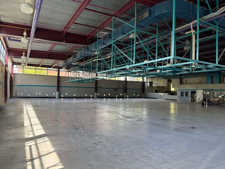 More Photos Of 280 Church St NE, Salem Office Residential For Lease