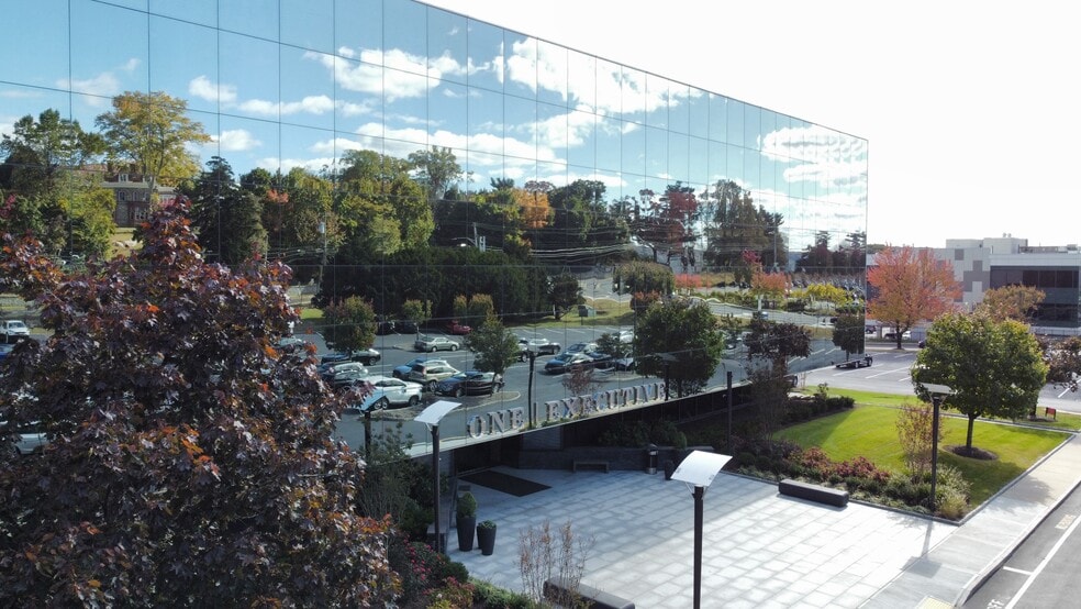More Photos Of 1 Executive Blvd, Yonkers Office For Lease
