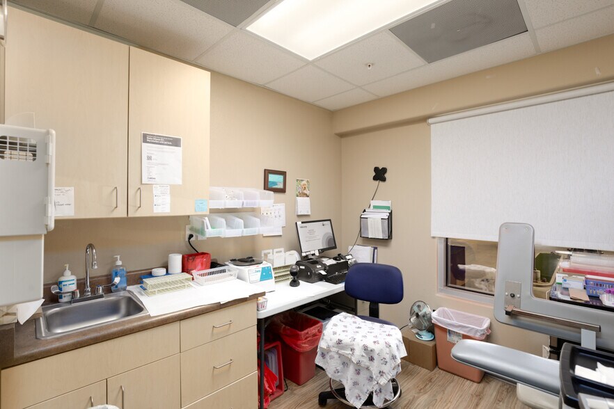 More Photos Of 297 S Lake Havasu Ave, Lake Havasu City Medical For Lease