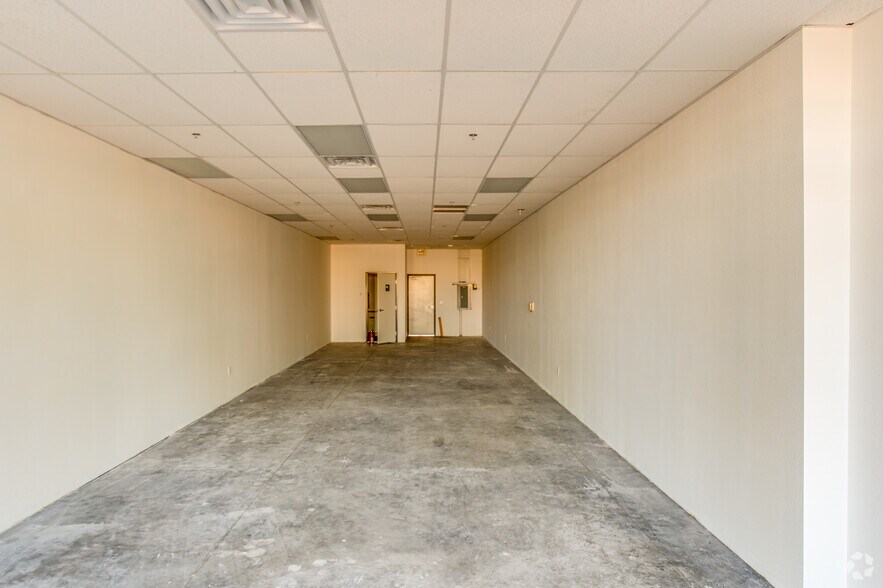 More Photos Of 2737 W Thunderbird Rd, Phoenix Freestanding For Sale