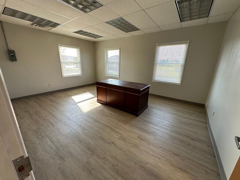 More Photos Of 860 NW Washington Blvd, Hamilton Medical For Lease