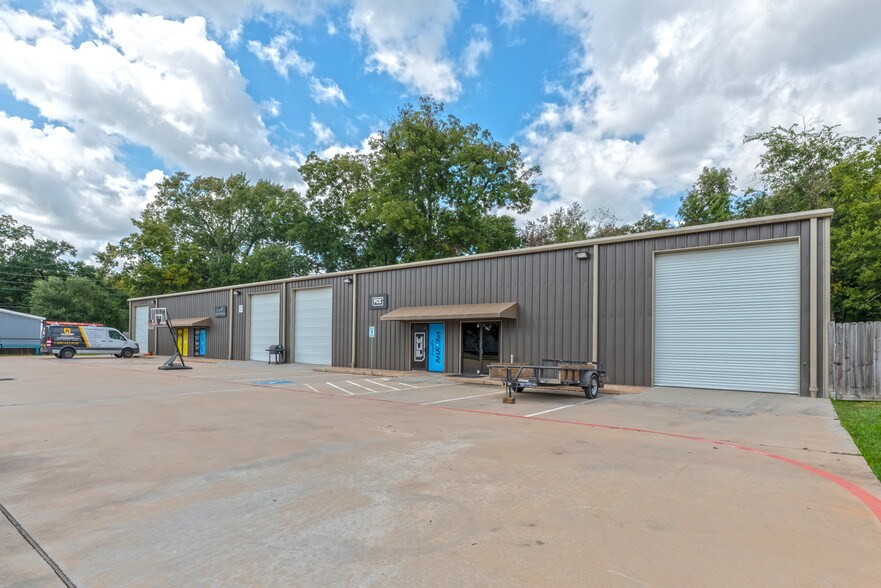 More Photos Of 310 Magnolia St, Spring Warehouse For Sale