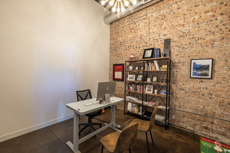 More Photos Of 615 Broadway St, Lubbock Office For Lease