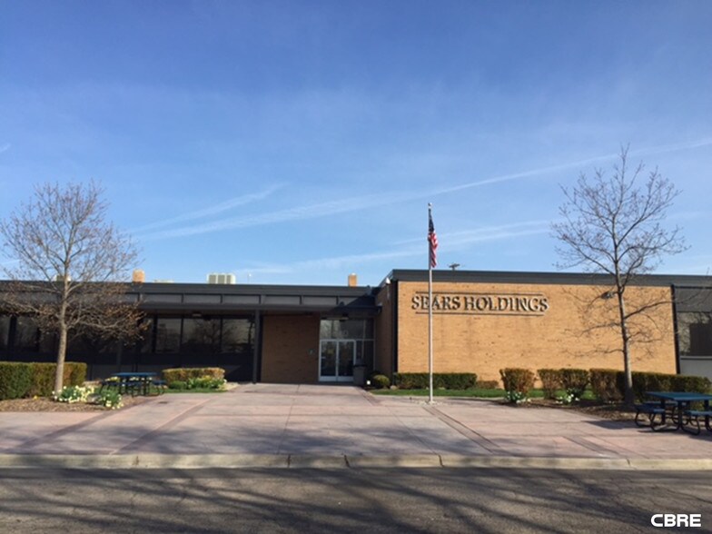 More Photos Of 3000 W 14 Mile Rd, Royal Oak Warehouse For Lease