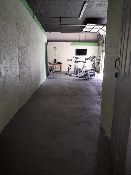 More Photos Of 9135 S Main St, Jonesboro Light Manufacturing For Sale