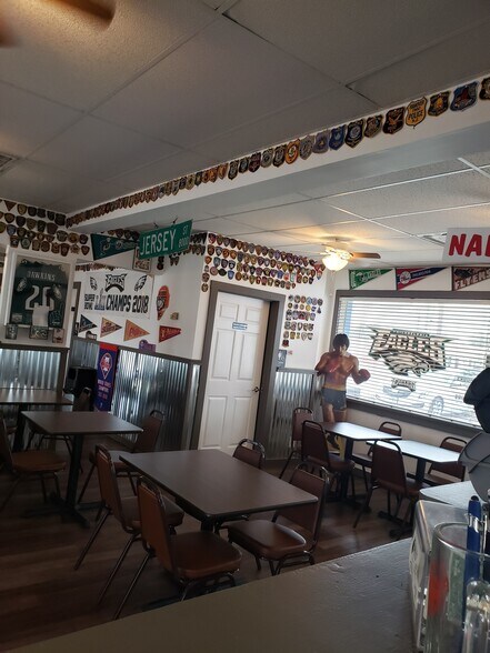 More Photos Of 314-316 Pat Booker Rd, Universal City Restaurant For Sale