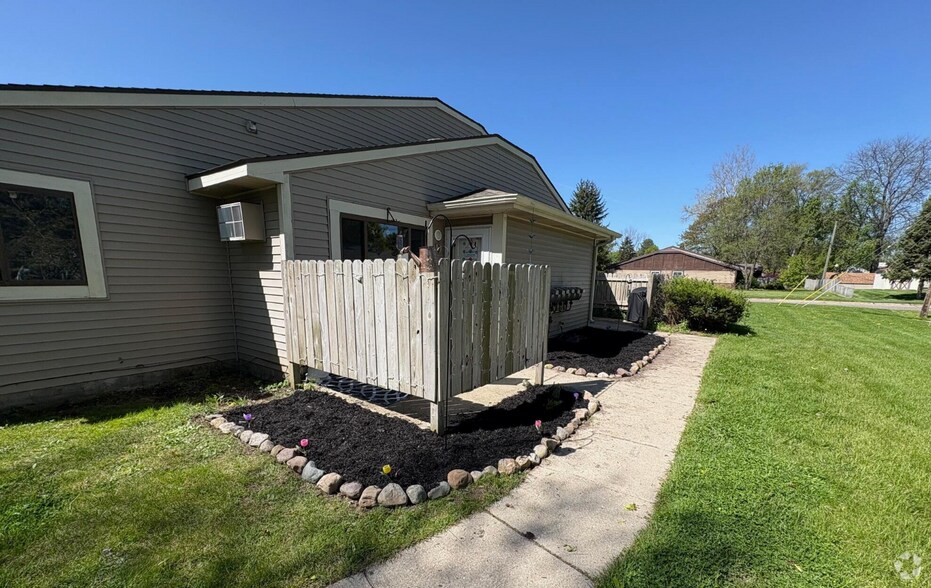 More Photos Of 2140 Adelpha Ave, Holt Apartments For Sale