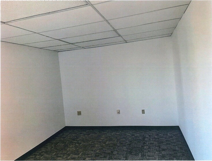 More Photos Of 1020 Woodman Dr, Dayton Medical For Lease