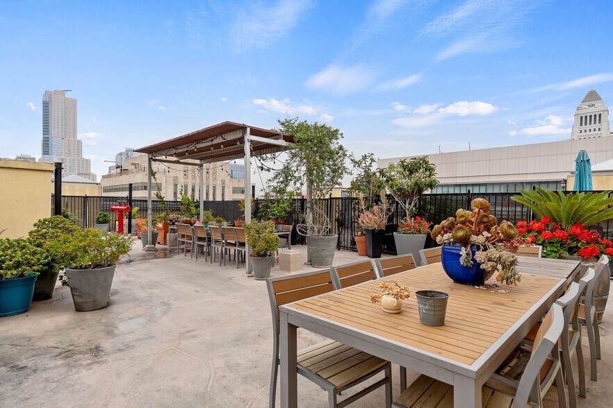 More Photos Of 108 W 2nd St, Los Angeles Apartments For Sale