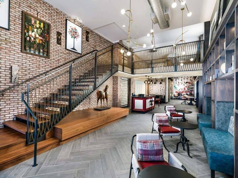 More Photos Of 916 W Broad St, Falls Church Coworking Space