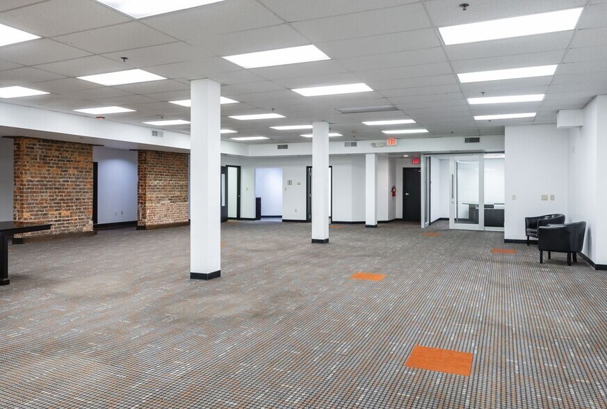 More Photos Of 200 N Main St, Greenville Office Residential For Lease