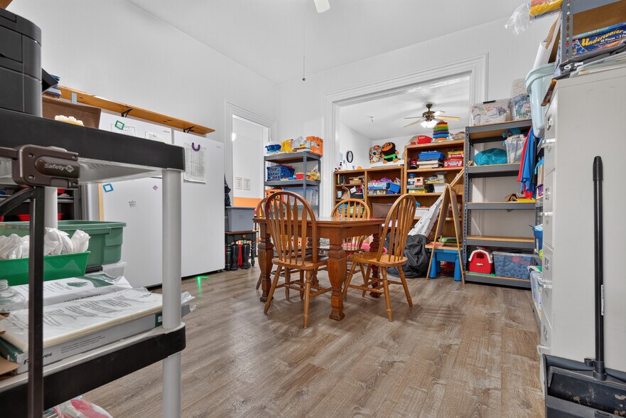 More Photos Of 530 N Cloverdale Blvd, Cloverdale Specialty For Sale