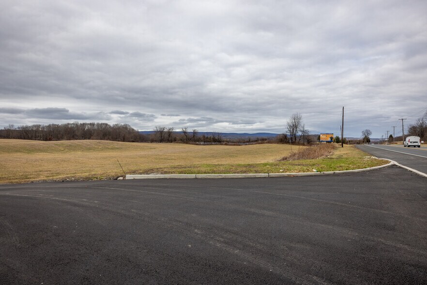 More Photos Of 95 Route 206, Newton Auto Dealership For Lease