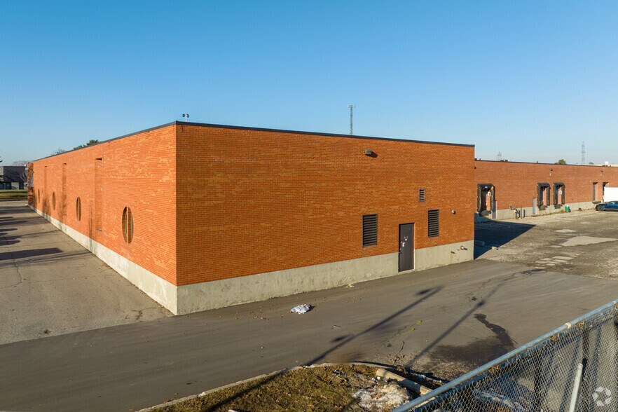 More Photos Of 10 Newgale Gate, Toronto Warehouse For Lease