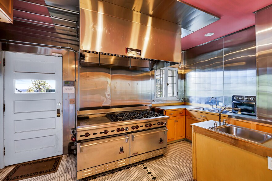 More Photos Of 820 W 7th Ave, Spokane Office Residential For Sale