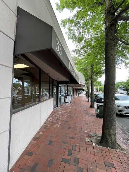 More Photos Of 27-33 Middle Neck Rd, Great Neck Storefront For Lease