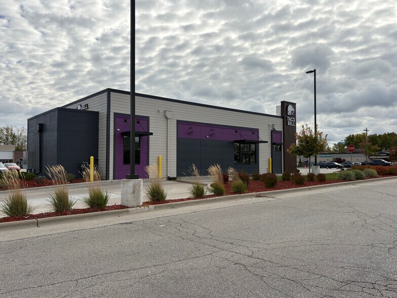 More Photos Of 2326 Lineville Rd, Suamico General Retail For Sale