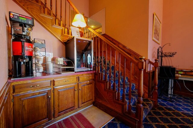 More Photos Of 3169 E Van Buren, Eureka Springs Hotel For Sale