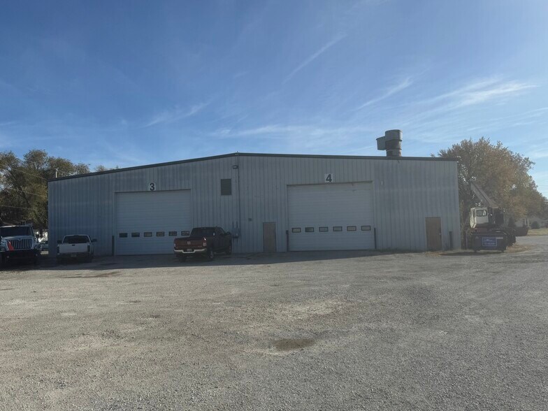 Primary Photo Of 906 Beeler, Litchfield Warehouse For Lease
