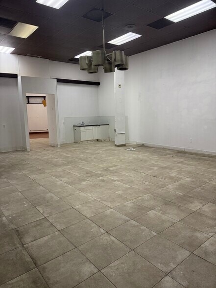 More Photos Of 3801-3817 Pacific Coast Hwy, Torrance Storefront For Lease