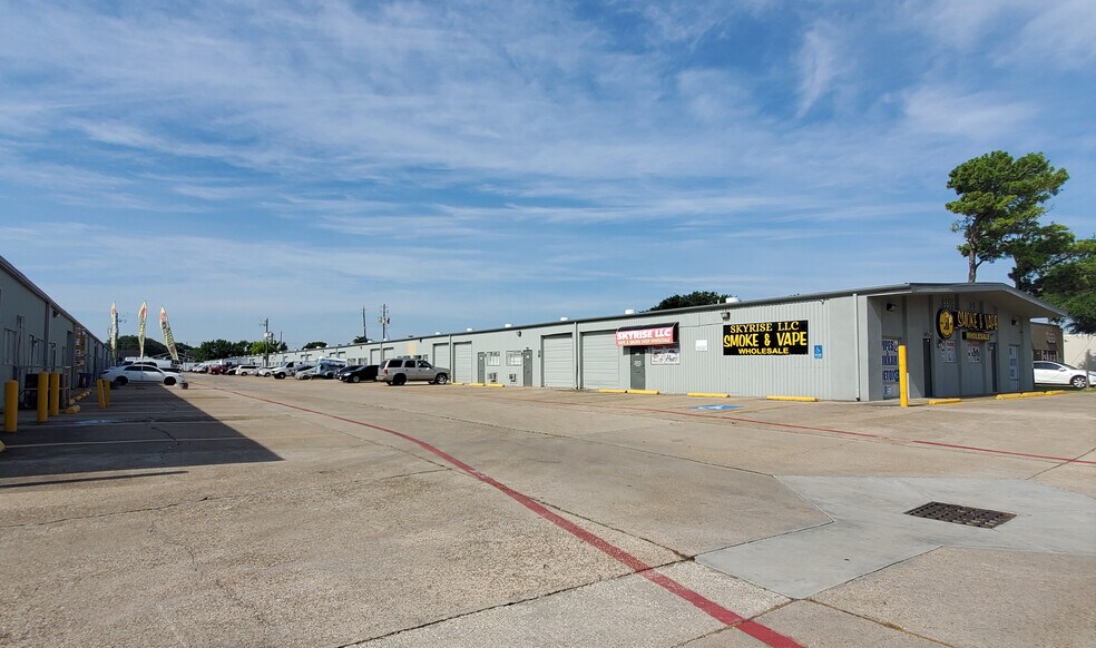 More Photos Of 9805 Harwin Dr, Houston Warehouse For Lease