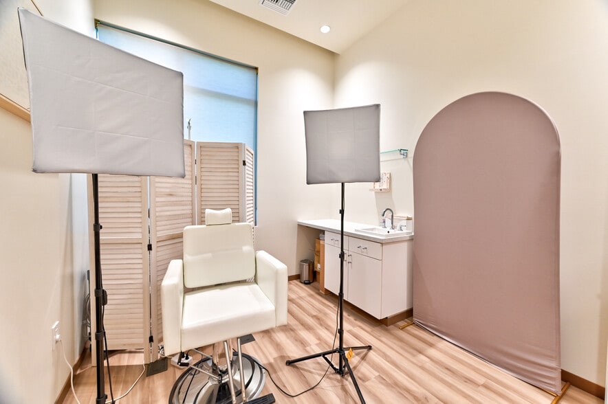 More Photos Of 5770 S Durango Dr, Las Vegas Medical For Sale