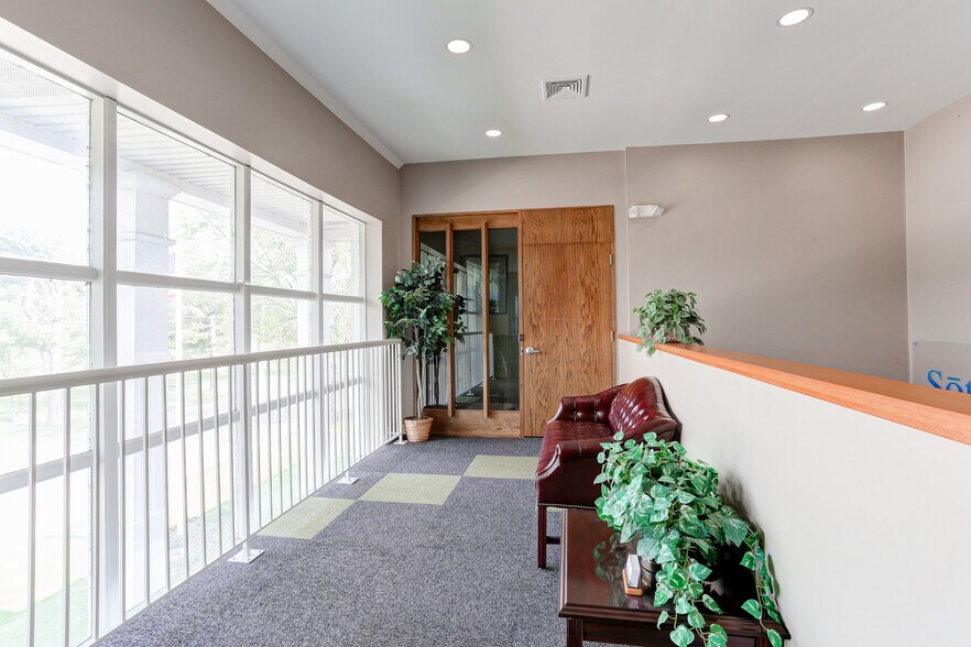 More Photos Of 704 Lisburn Rd, Camp Hill Office Residential For Lease
