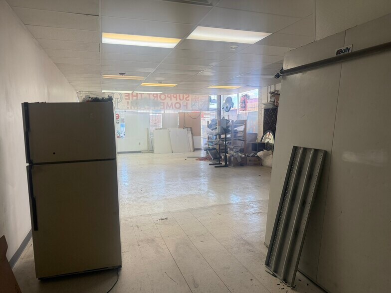 More Photos Of 1460 Carr St, Lakewood Freestanding For Lease