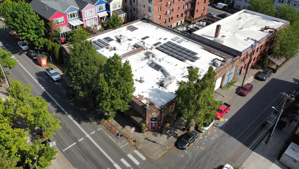 More Photos Of 1400-1416 SE Morrison St, Portland Storefront For Sale