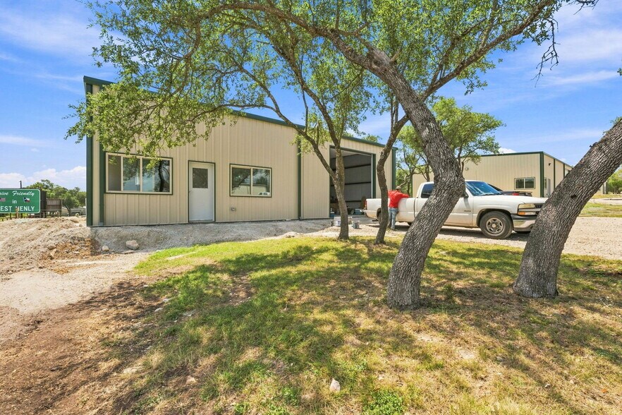 More Photos Of 7748 E US Highway 290, Johnson City Warehouse For Sale