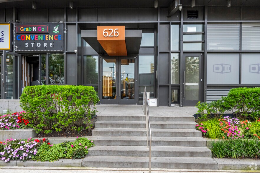 More Photos Of 626 Sheepshead Bay Rd, Brooklyn Office For Lease