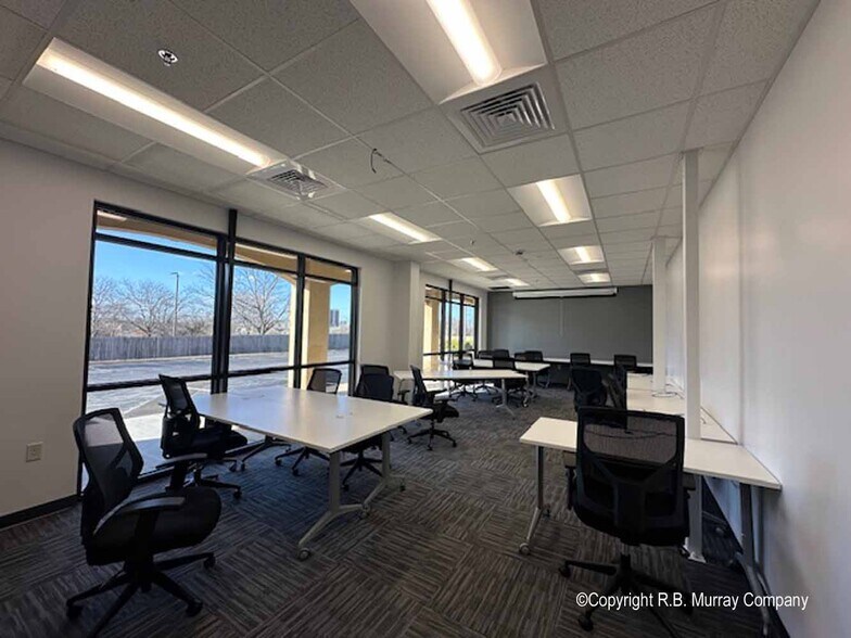 More Photos Of 1343 E Kingsley St, Springfield Office For Lease