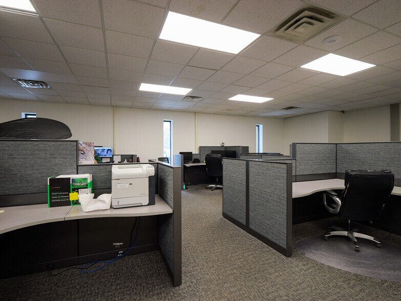 More Photos Of 2321 W Grand Ave, Wisconsin Rapids Office For Sale