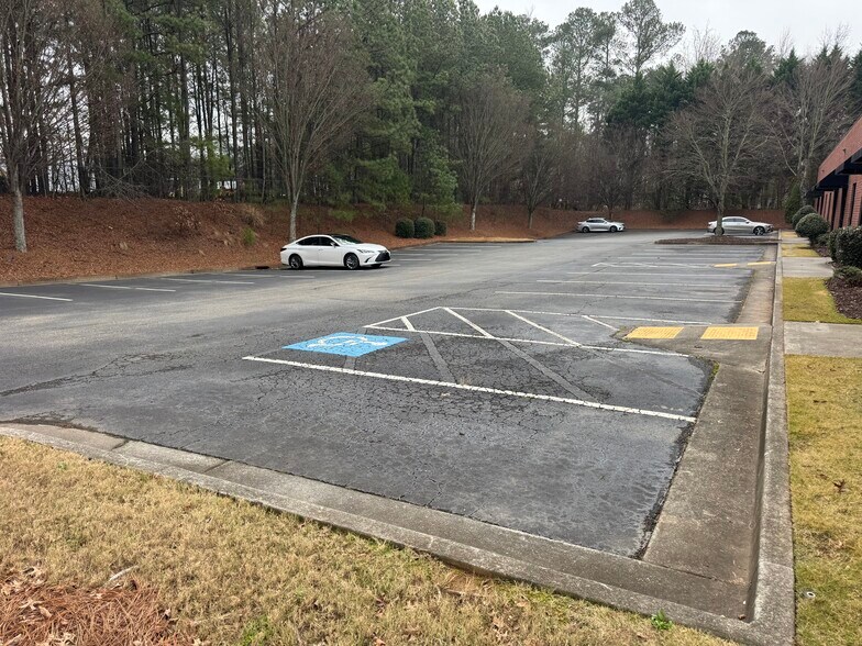 More Photos Of 6065 Parkway North Dr, Cumming Distribution For Sale