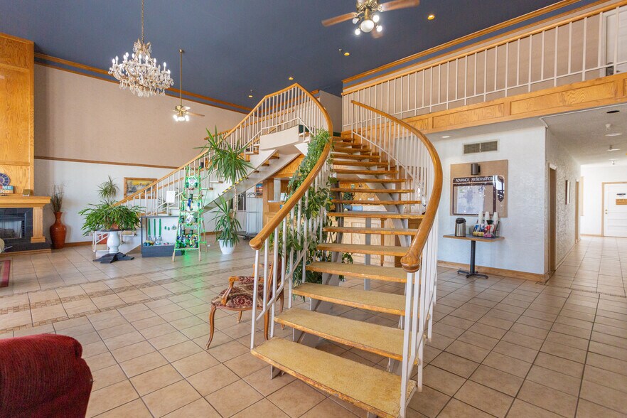 More Photos Of 2803 W 2nd St, Roswell Hotel For Sale