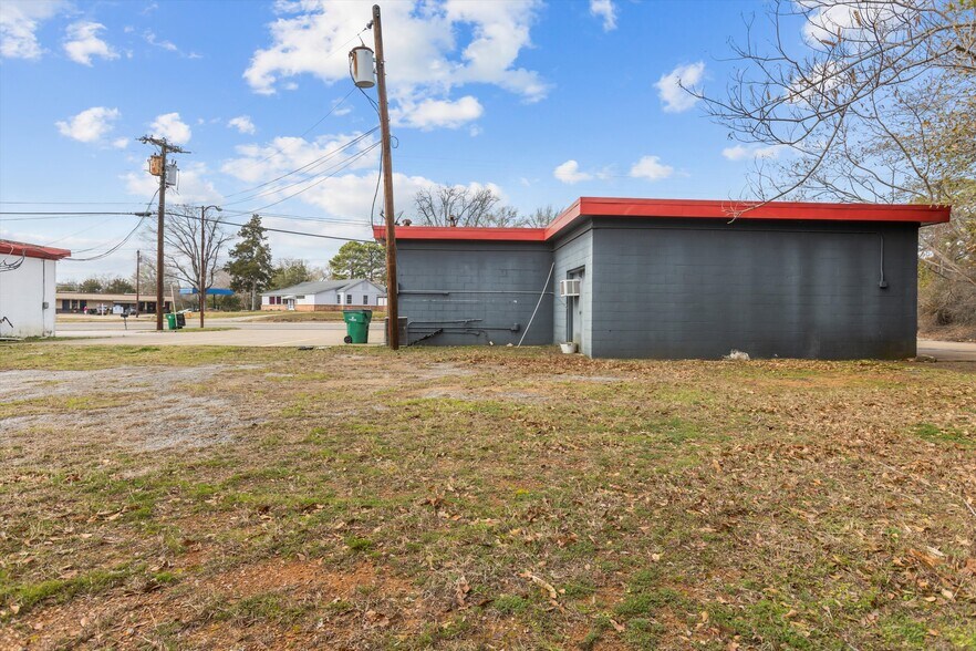 More Photos Of 1306 HWY 155, Palestine Auto Repair For Sale