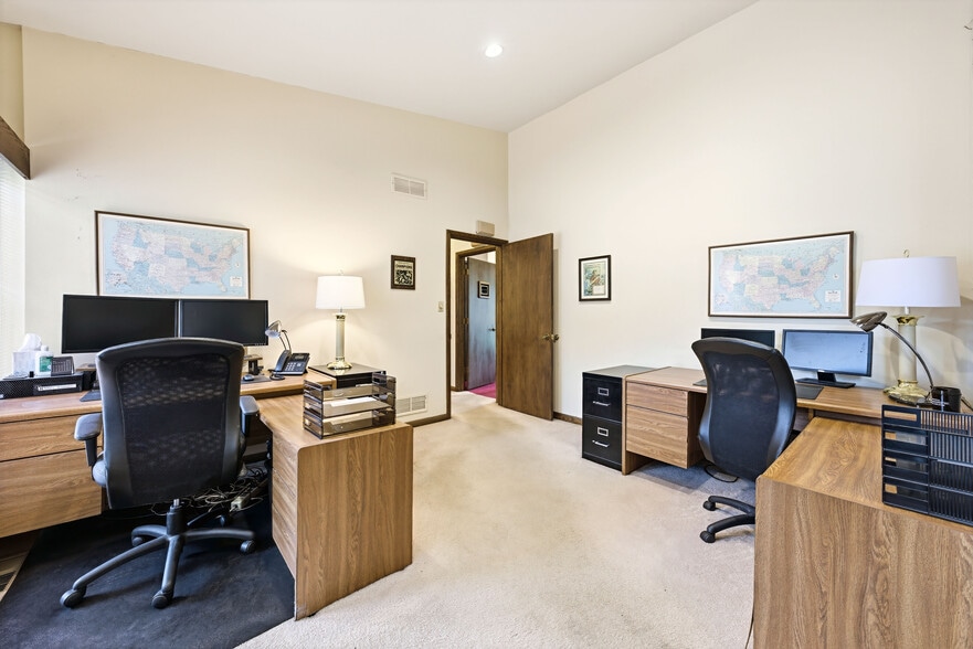 More Photos Of 2001-2007 Kinvara Dr, Pittsburgh Office For Sale
