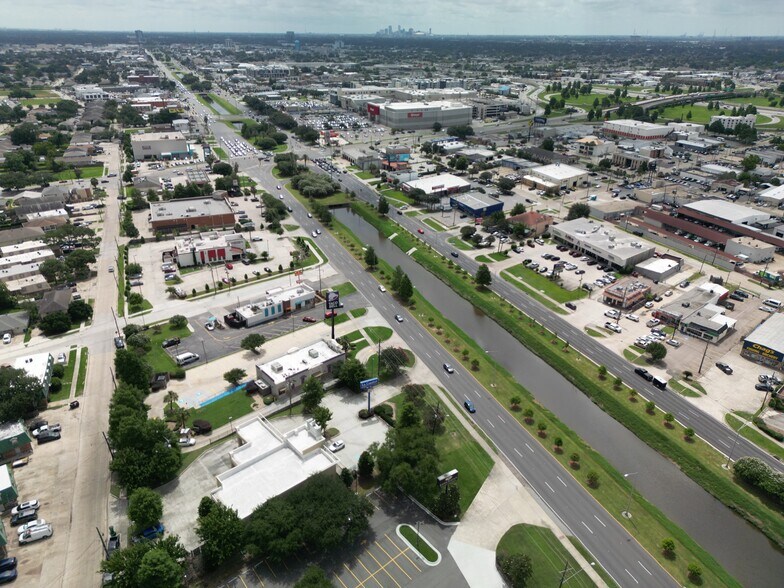 More Photos Of 4601 Veterans Memorial Blvd, Metairie Service Station For Sale
