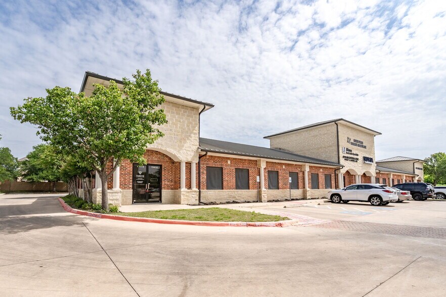 More Photos Of 1141 Keller Pky, Keller Medical For Lease