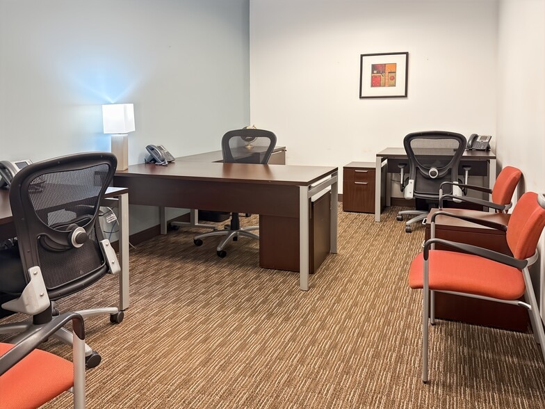 More Photos Of 100 S Saunders Rd, Lake Forest Coworking Space