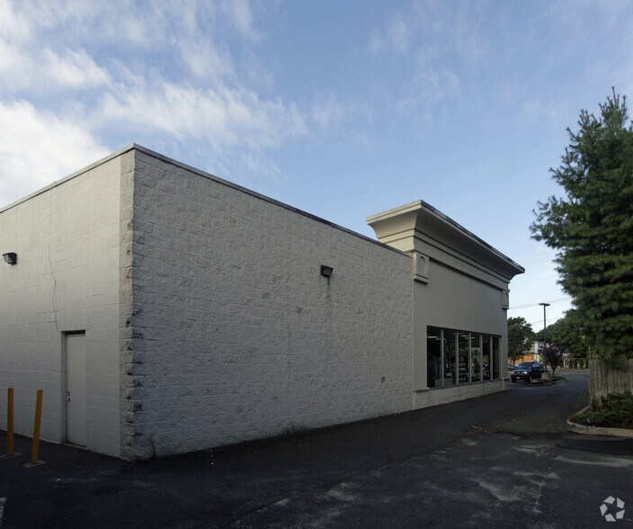 More Photos Of 5500-5504 Brush Hollow Rd, Westbury General Retail For Sale