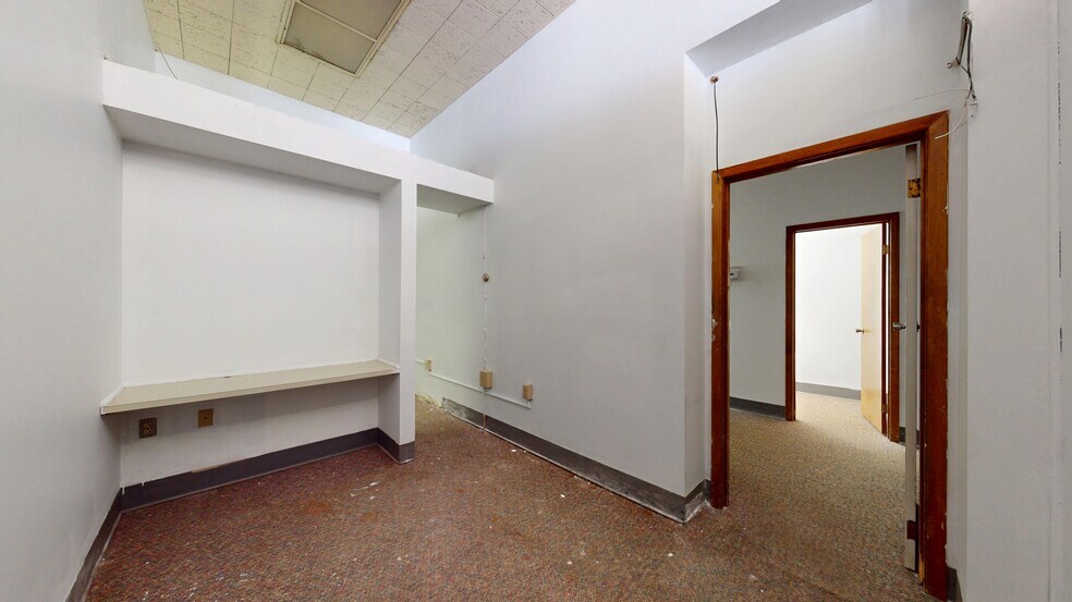 More Photos Of 152 Grant Ave, Vandergrift Storefront Retail Office For Lease