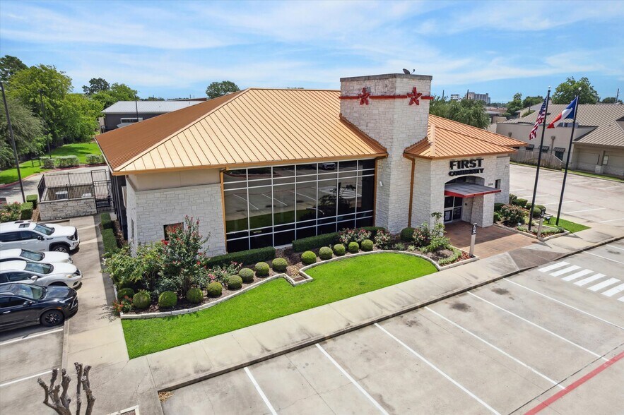 More Photos Of 28850 Tomball Pky, Tomball Bank For Sale