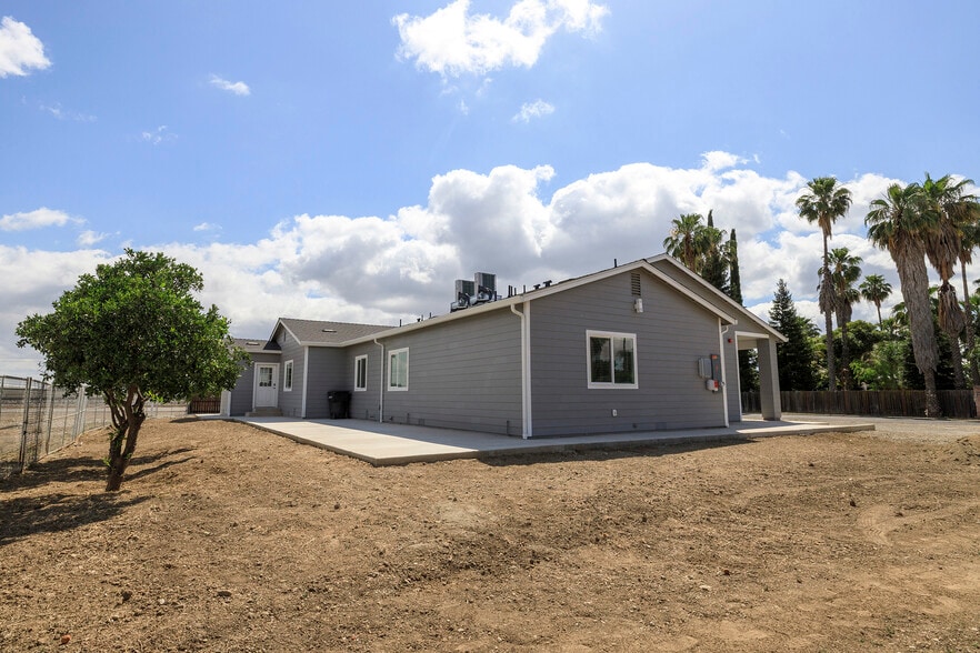 More Photos Of 720 N 2nd St, Patterson Specialty For Sale