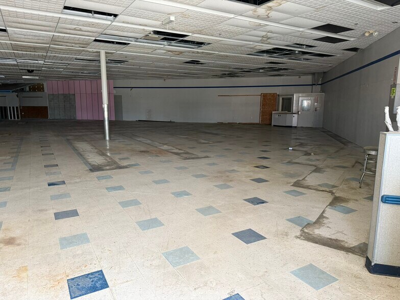 More Photos Of 701 Atlanta Rd, Seaford Freestanding For Lease