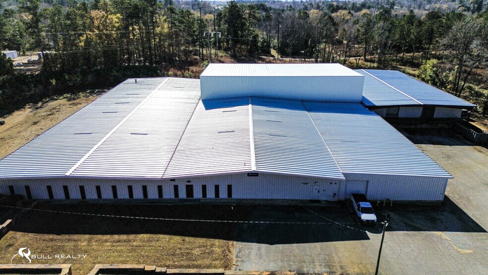 More Photos Of 210 E Lukken Industrial Dr, Lagrange Warehouse For Lease
