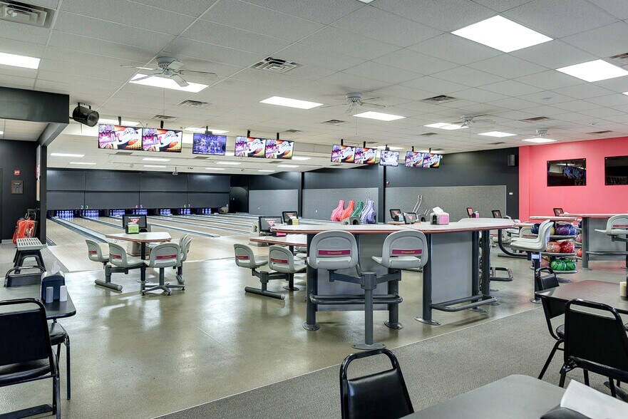 More Photos Of 1818 Central Ave, Auburn General Retail For Sale